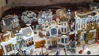 Вы АхНеТе ,когда увидете такую красоту.Коллекция Рождественских домиков у моей кумы.