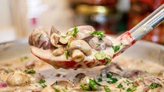 Идея для вкусного обеда! Куриная печень с грибами в сырном соусе, цыганка готовит.