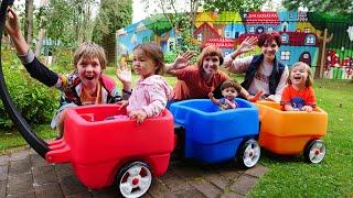 Песенки для детей - сборник! Адриан, Маша Капуки и Бьянка катаются с друзьями на детской площадке!
