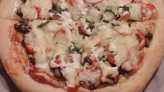 Пицца. Простой и доступный рецепт! Приготовление 2 вида пиццы: с грибами и с колбасой.