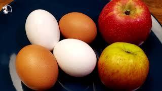 Посмотри что получается из 2 яблок и 4 яиц! Невероятно простой рецепт!