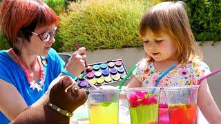 Бьянка и Маша Капуки делают лимонад для игрушек. Игры с РОДИТЕЛЯМИ в видео шоу онлайн.