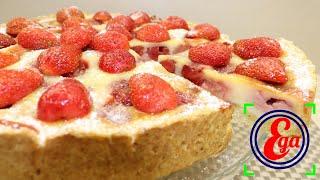 Нежный сладкий пирог со свежими ягодами в сметанной заливке