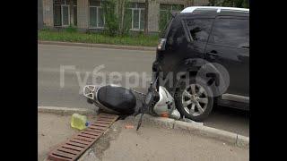 Школьник на мопеде столкнулся с кроссовером в Хабаровске. Mestoprotv