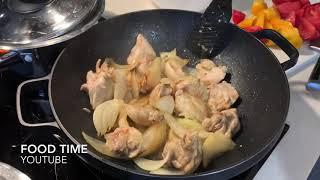 Куриная сковородка с Овощами. Рецепт. Как приготовить куриное филе с луком на Сковородке. Foodtime