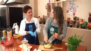 "Школа кулинарного мастерства" Розы из теста с фаршем и соусом