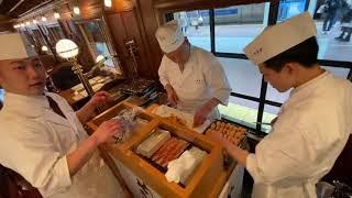 Шеф-повар суши Яманака на поезде "Семь звезд".