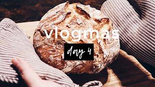 Easiest Bread Recipe in the World! NO KNEAD BREAD // Vlogmas Day 4