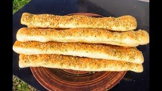Самые вкусные сырно чесночные хлебные палочки / Рецепты Другой Кухни