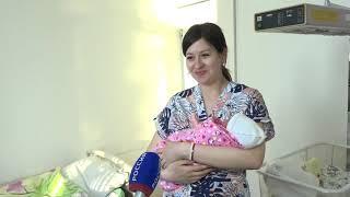 Мэр Омска Оксана Фадина поздравила первых новорожденных 2021 года