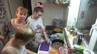 Приготовления на ДР  продолжаются, весёлая кухня, новые салаты, Шаповаловы влог, 23 01 21