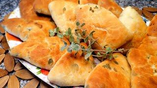 Арабские пирожки с заатаром (сирийская душица) и сыром